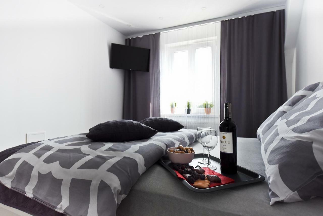 Apartament Centrum Z Miejscem Parkingowym Торунь Екстер'єр фото